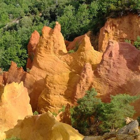 Logement D'Exception Pres Du Colorado Provencal Dans Une Residence Au Calme Avec Piscine Offrant Une Vue Imprenable Sur Le Luberon Depuis Sa Terrasse Viens Экстерьер фото