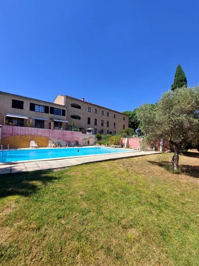 Logement D'Exception Pres Du Colorado Provencal Dans Une Residence Au Calme Avec Piscine Offrant Une Vue Imprenable Sur Le Luberon Depuis Sa Terrasse Viens Экстерьер фото
