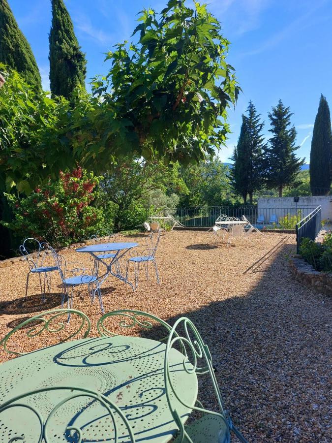 Logement D'Exception Pres Du Colorado Provencal Dans Une Residence Au Calme Avec Piscine Offrant Une Vue Imprenable Sur Le Luberon Depuis Sa Terrasse Viens Экстерьер фото